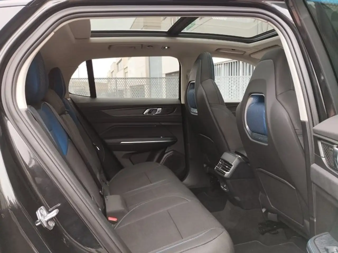 Lynk & Co 01 1.5T PHEV — معرض صور السيارة 18