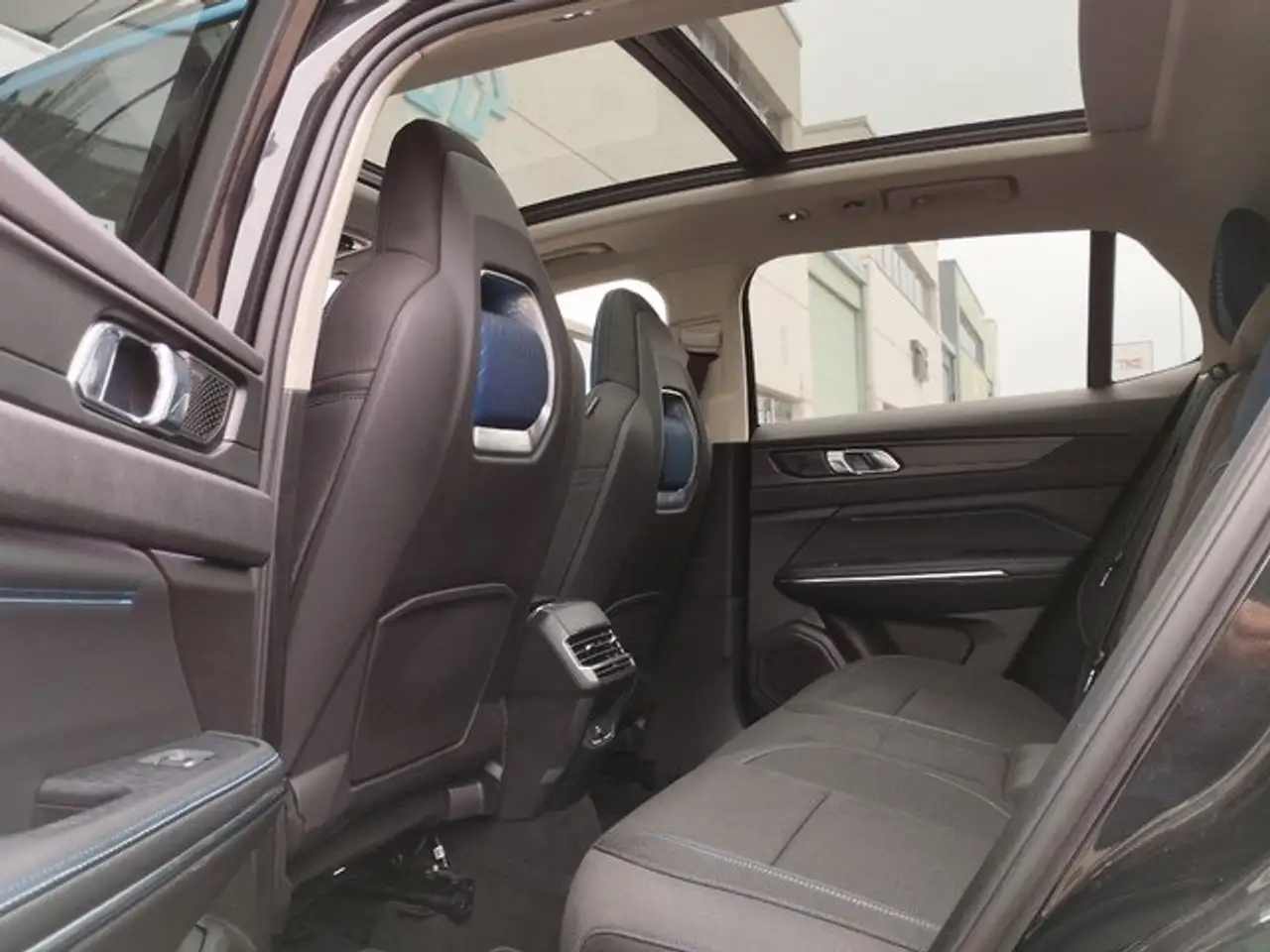 Lynk & Co 01 1.5T PHEV — معرض صور السيارة 21