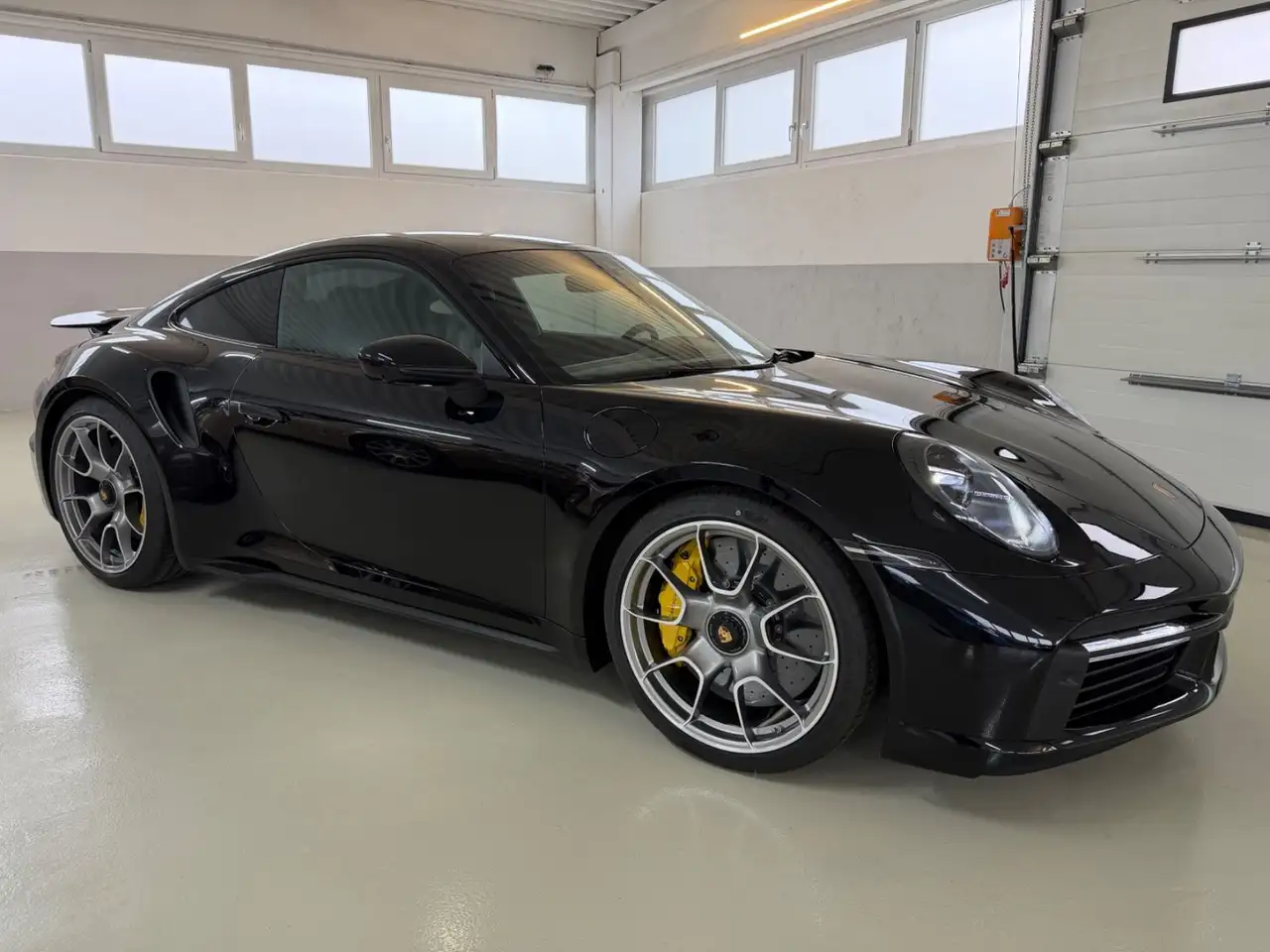 Porsche 911 992 Turbo S — Vehicle gallery 3