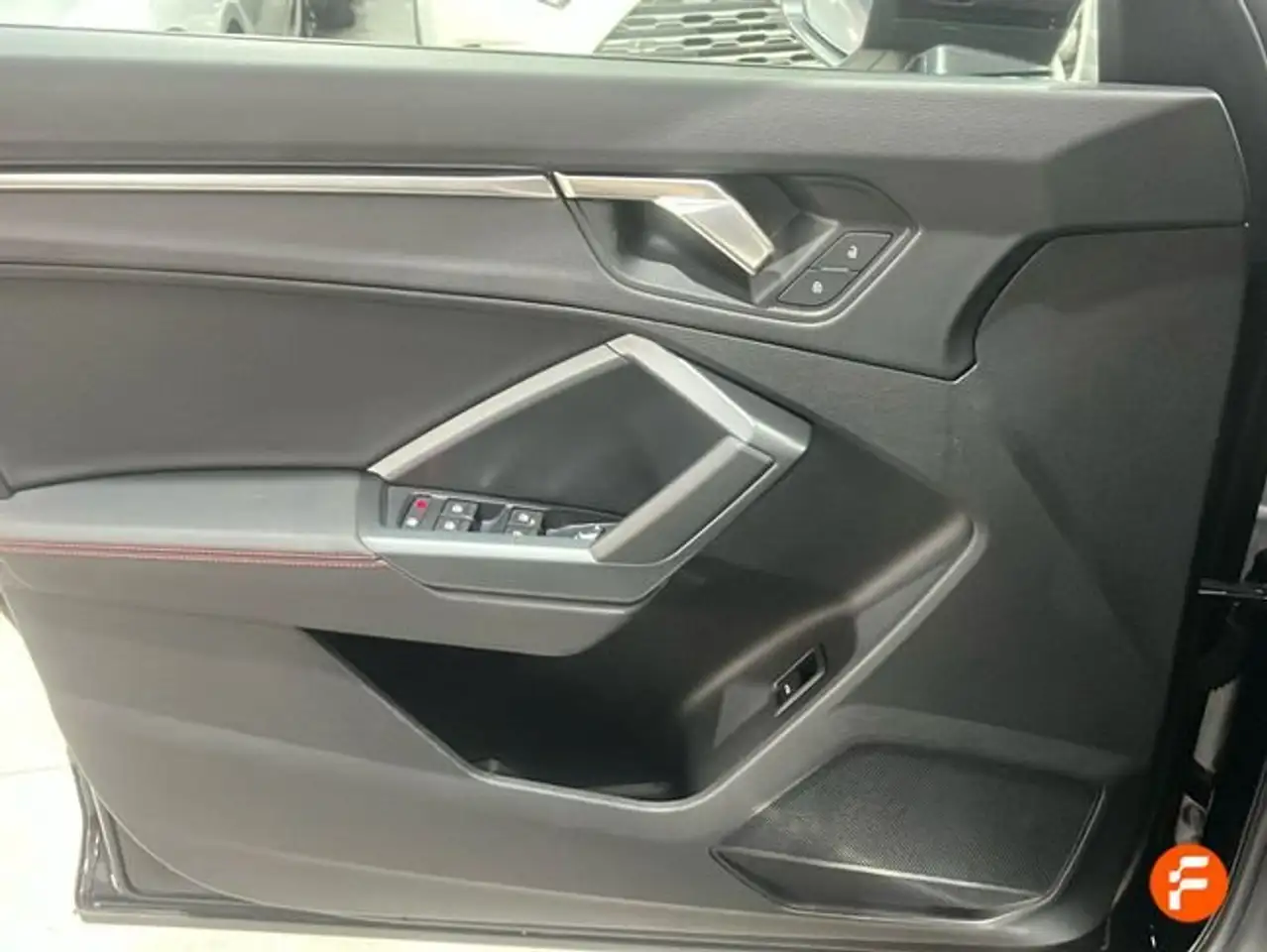 Audi Q3 40 TFSI Black line quattro S tronic — Galerie du véhicule 16