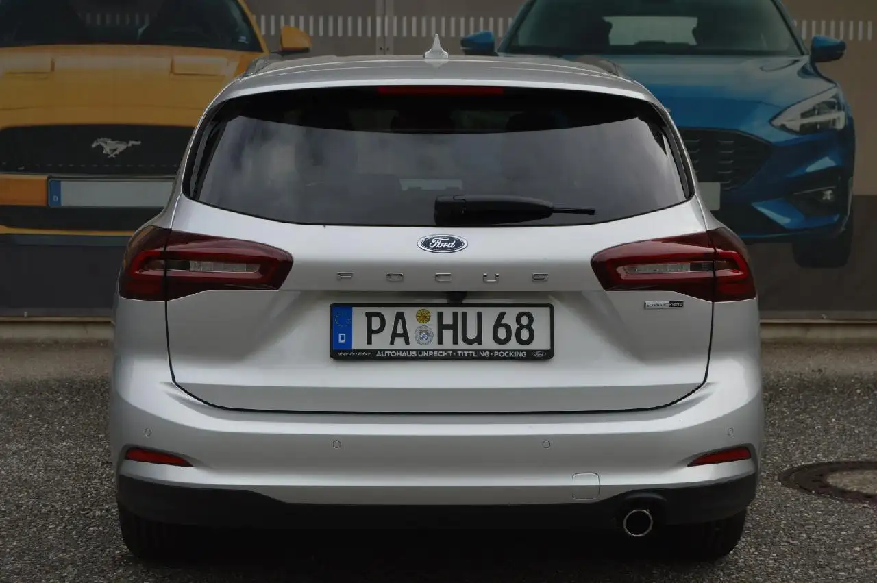 Ford Focus Titanium X — Vehicle gallery 5