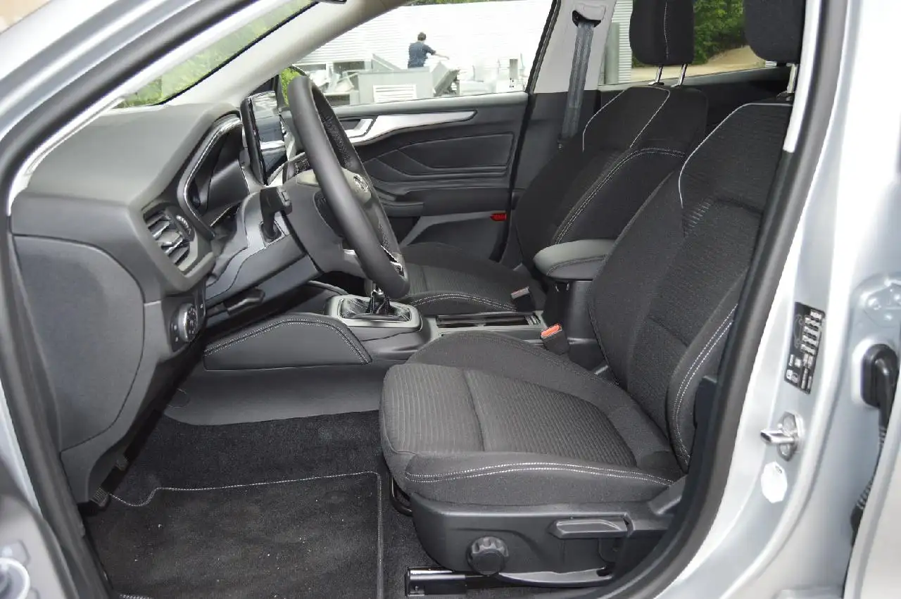 Ford Focus Titanium X — Vehicle gallery 7