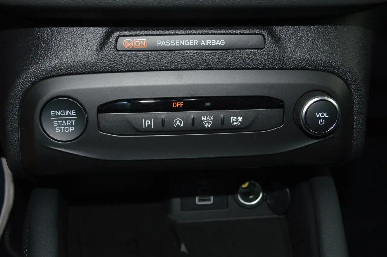 Ford Focus Titanium X — Vehicle gallery 13