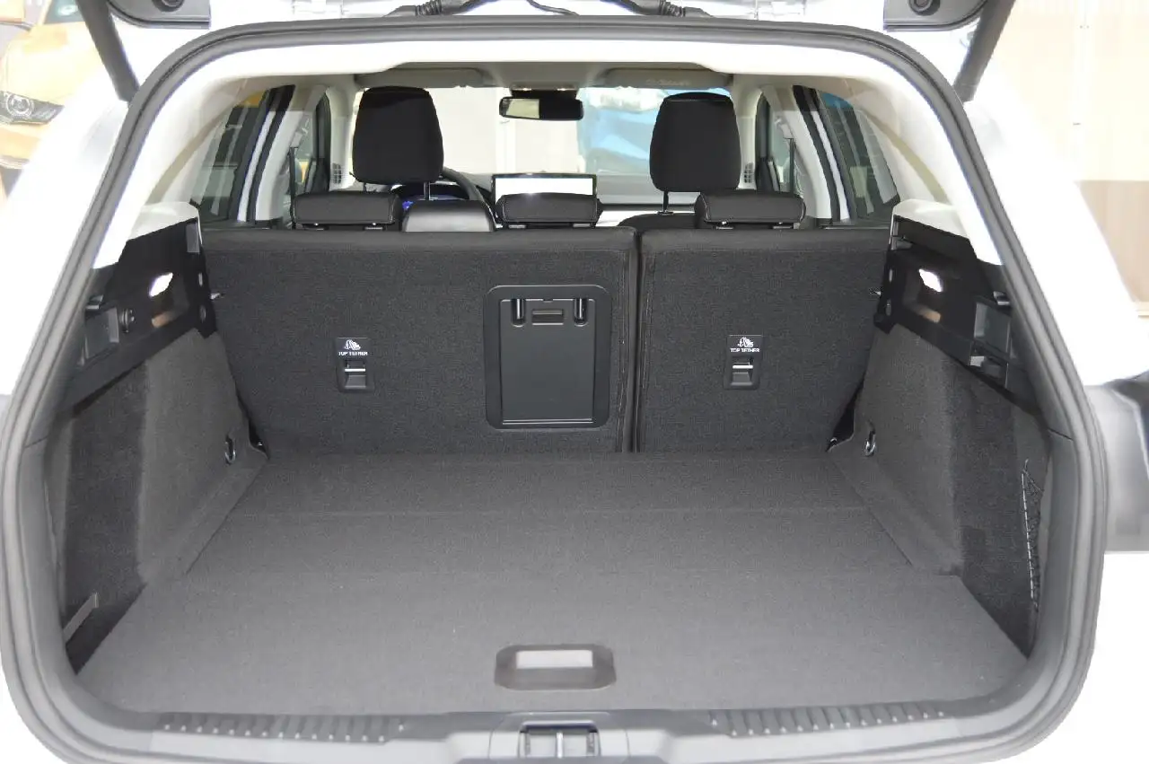 Ford Focus Titanium X — Vehicle gallery 9