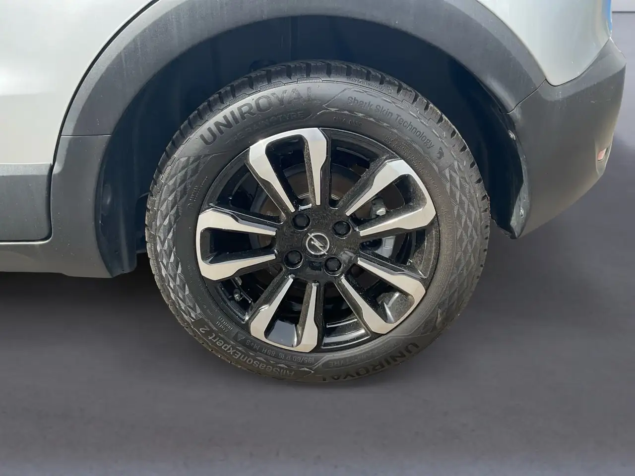 Opel Crossland 1.2 Elegance Klima Kamera AHK wenig KM — معرض صور السيارة 16