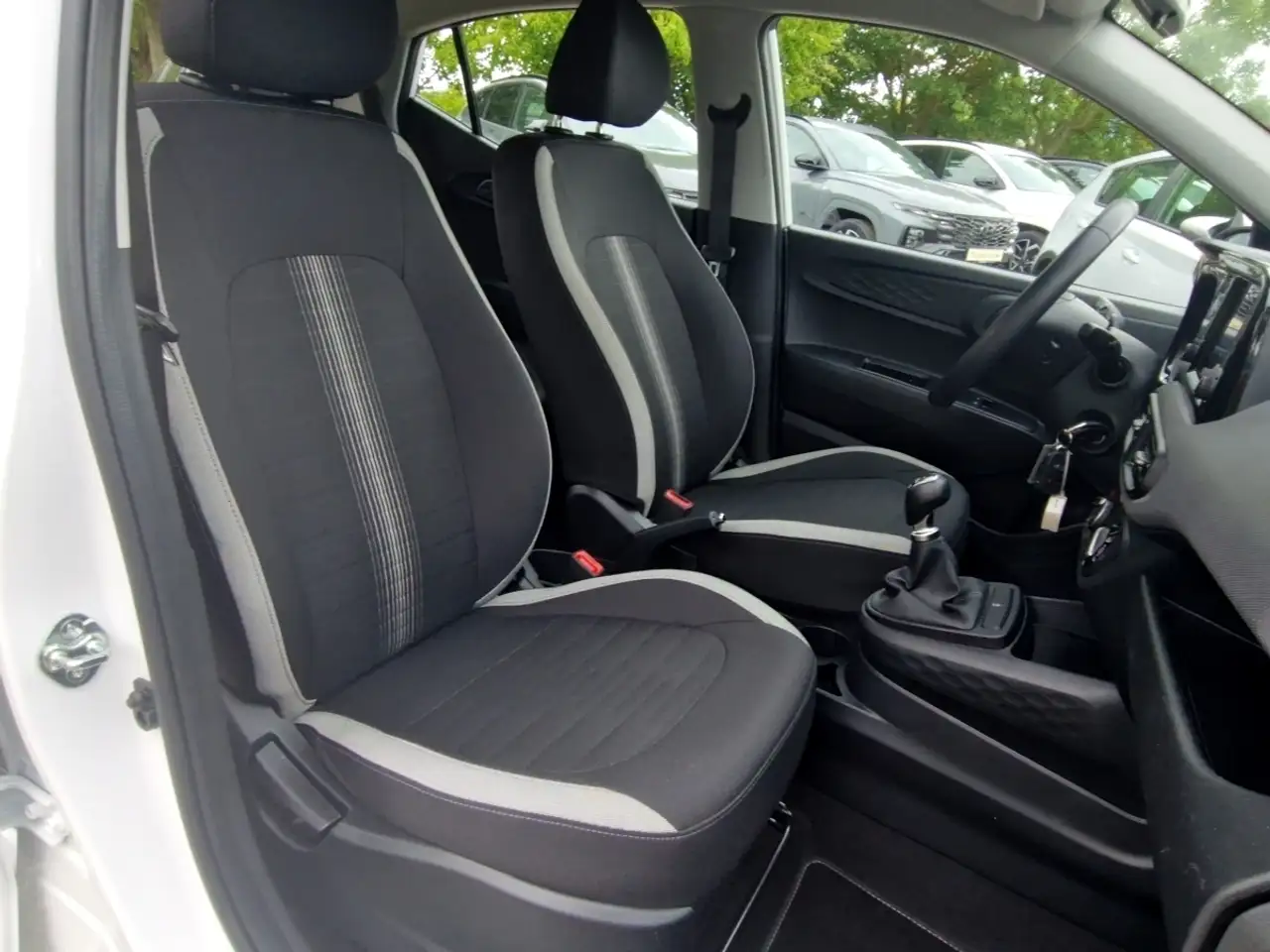 Hyundai i10 1.0 Select (63 PS) — معرض صور السيارة 11