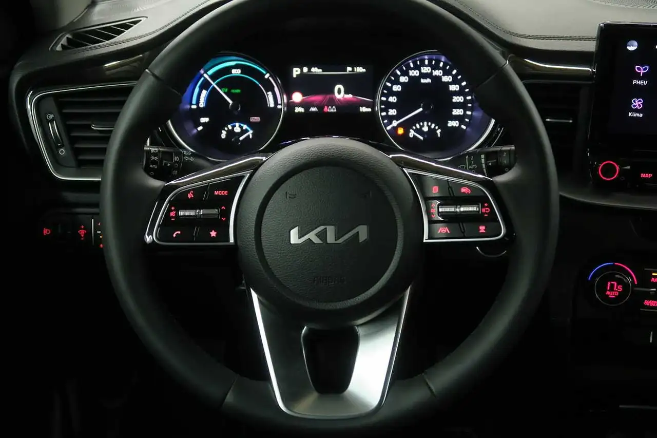Kia XCeed 1.6 GDI Plug-in Hybrid DCT6 Spirit — Galería del vehículo 17