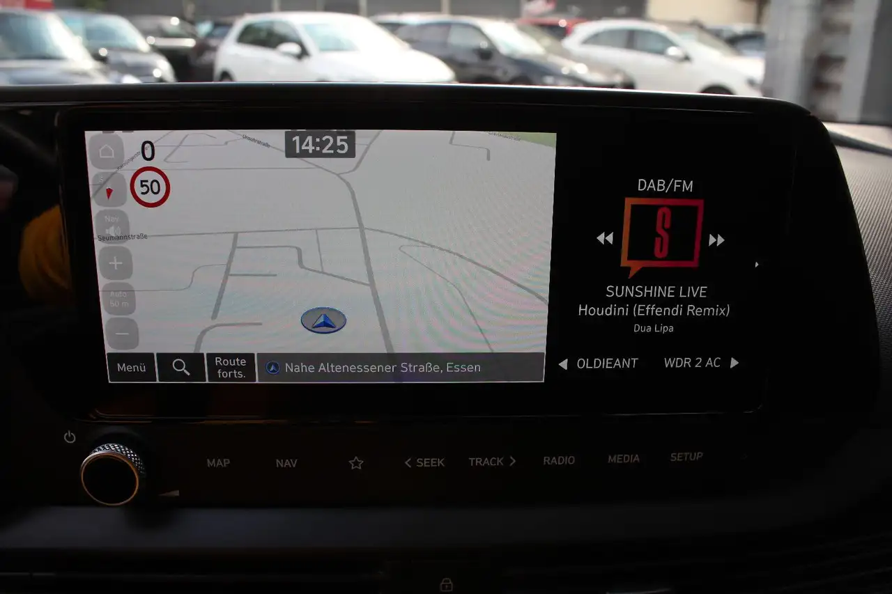 Hyundai BAYON Prime 2WD AUTOMATIK KLIMA NAVI ALU — Galería del vehículo 11