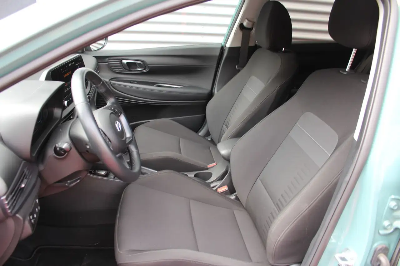 Hyundai BAYON Prime 2WD AUTOMATIK KLIMA NAVI ALU — Galería del vehículo 12