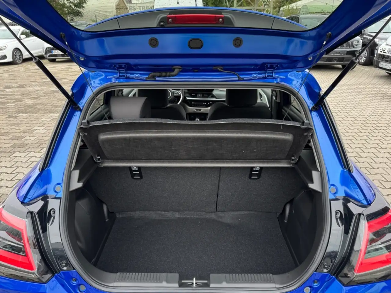 Suzuki Swift Comfort+ Navi LED Klimaautom DAB SHZ Keyless Entry — Galerie du véhicule 17