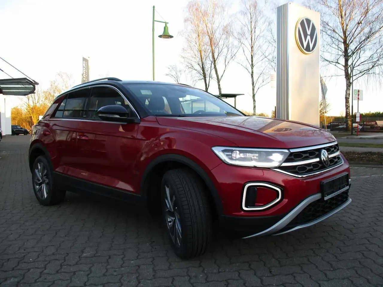 Volkswagen T-Roc 1.5 TSI OPF DSG Move — معرض صور السيارة 4