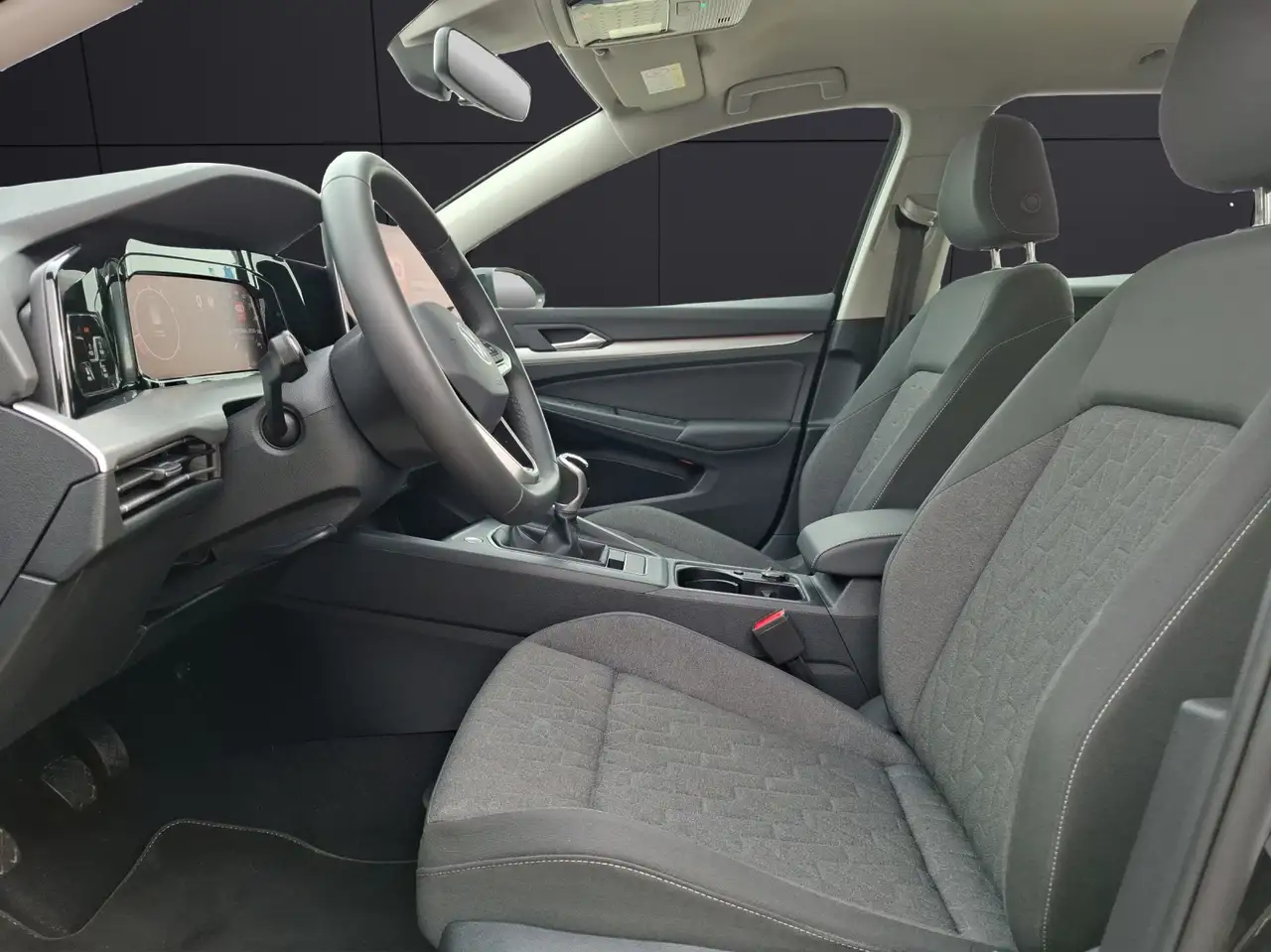 Volkswagen Golf VIII Variant TSI Life Standhzg LED Navi AID HUD... — معرض صور السيارة 10