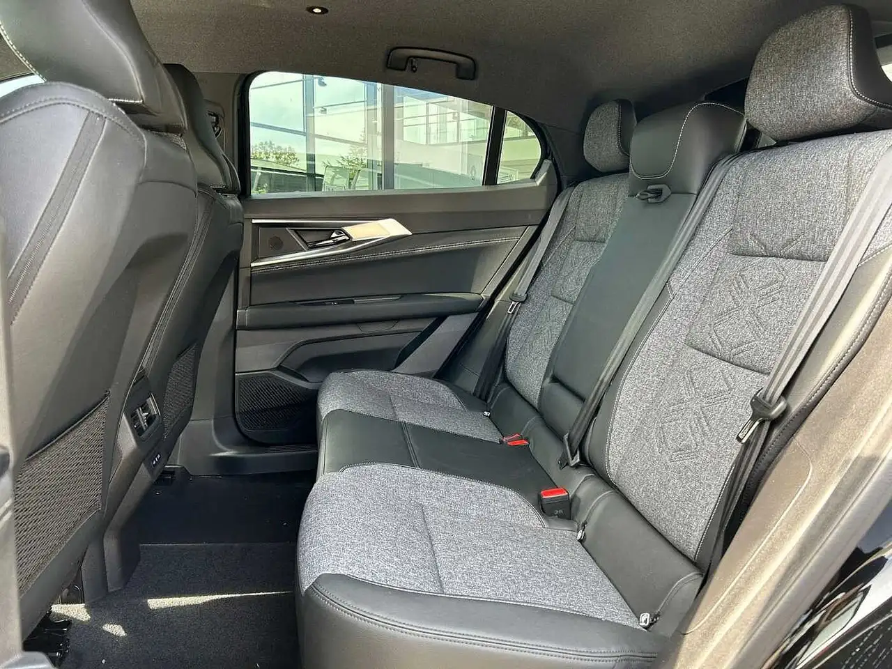 Renault Rafale E-Tech Techno FullHybr. 200 — معرض صور السيارة 4