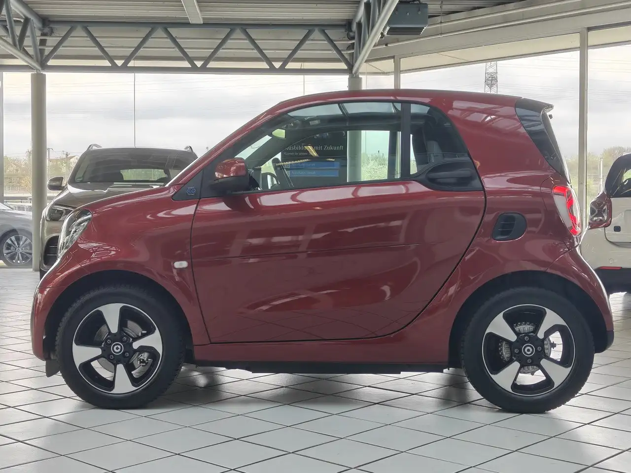 smart forTwo ForTwo EQ Coupé Passion 22KW+LED+KAM+2xKABEL+15" — معرض صور السيارة 6