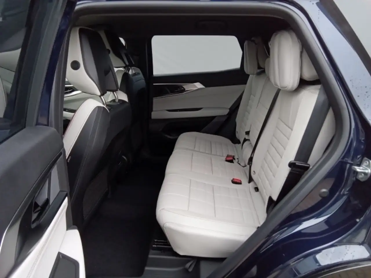Renault Espace Iconic E-Tech Full Hybrid 200 — Vehicle gallery 10