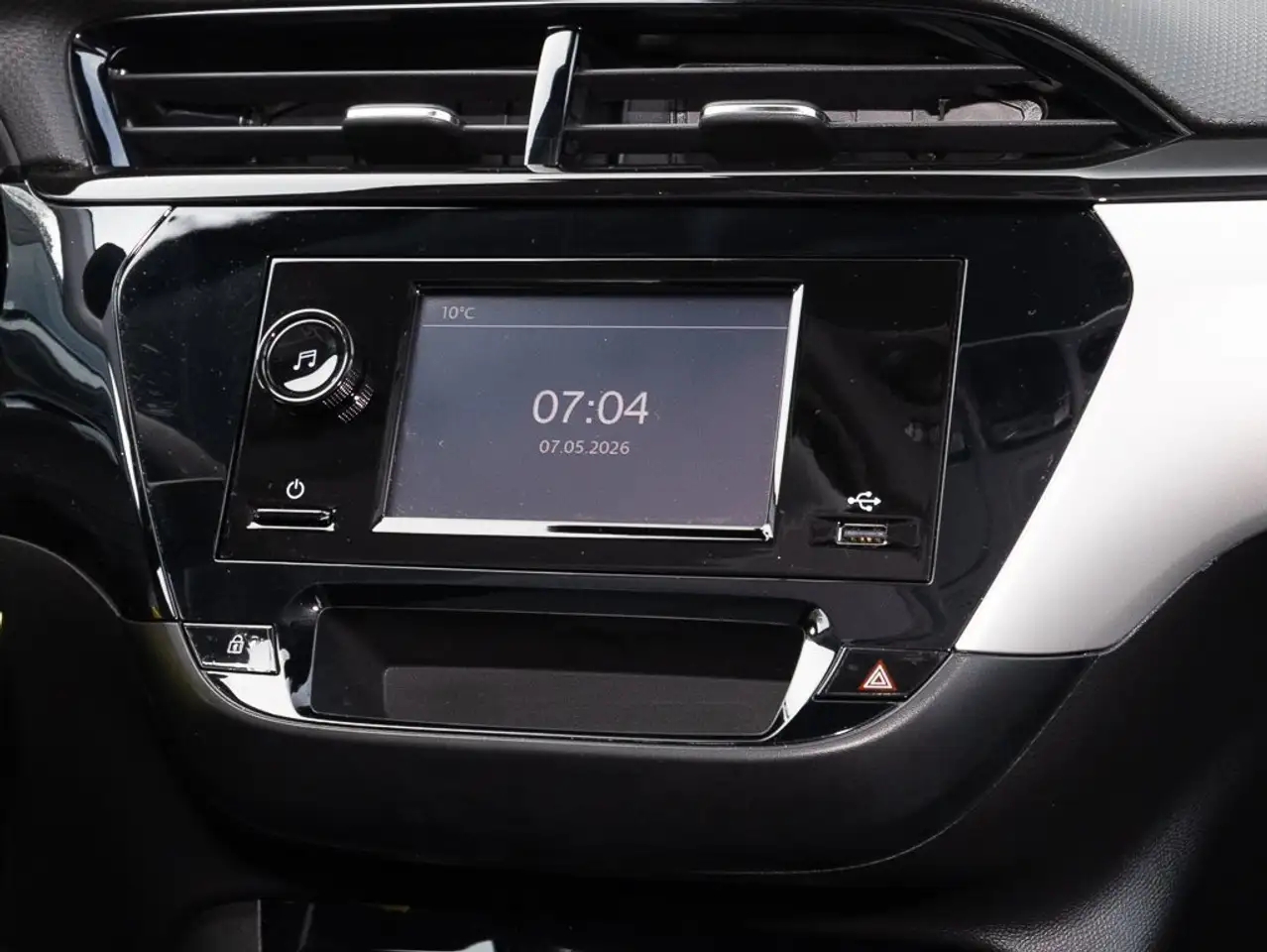 Opel Corsa F 1.2 CARPLAY+PDC+BT+ISOFIX+BC+DAB+VZE+eFH+ — معرض صور السيارة 8