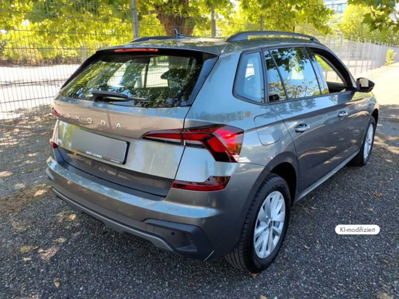 Skoda Kamiq 1.0 TSI DSG Selection LED+App+Climatr+Sitz — Vehicle gallery 2