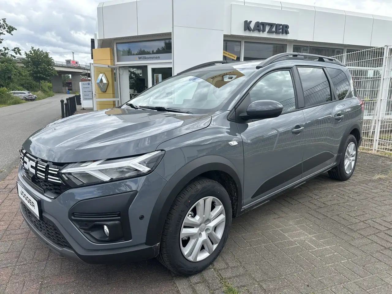 Dacia Jogger Expression TCe 110 7-Sitzer — Vehicle gallery 22