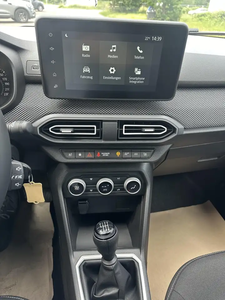 Dacia Jogger Expression TCe 110 7-Sitzer — Vehicle gallery 7