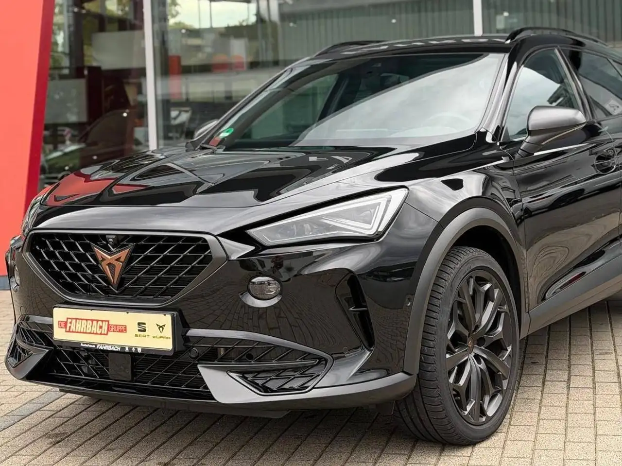 CUPRA Formentor VZ Tribe Edition 4Drive — Vehicle gallery 4