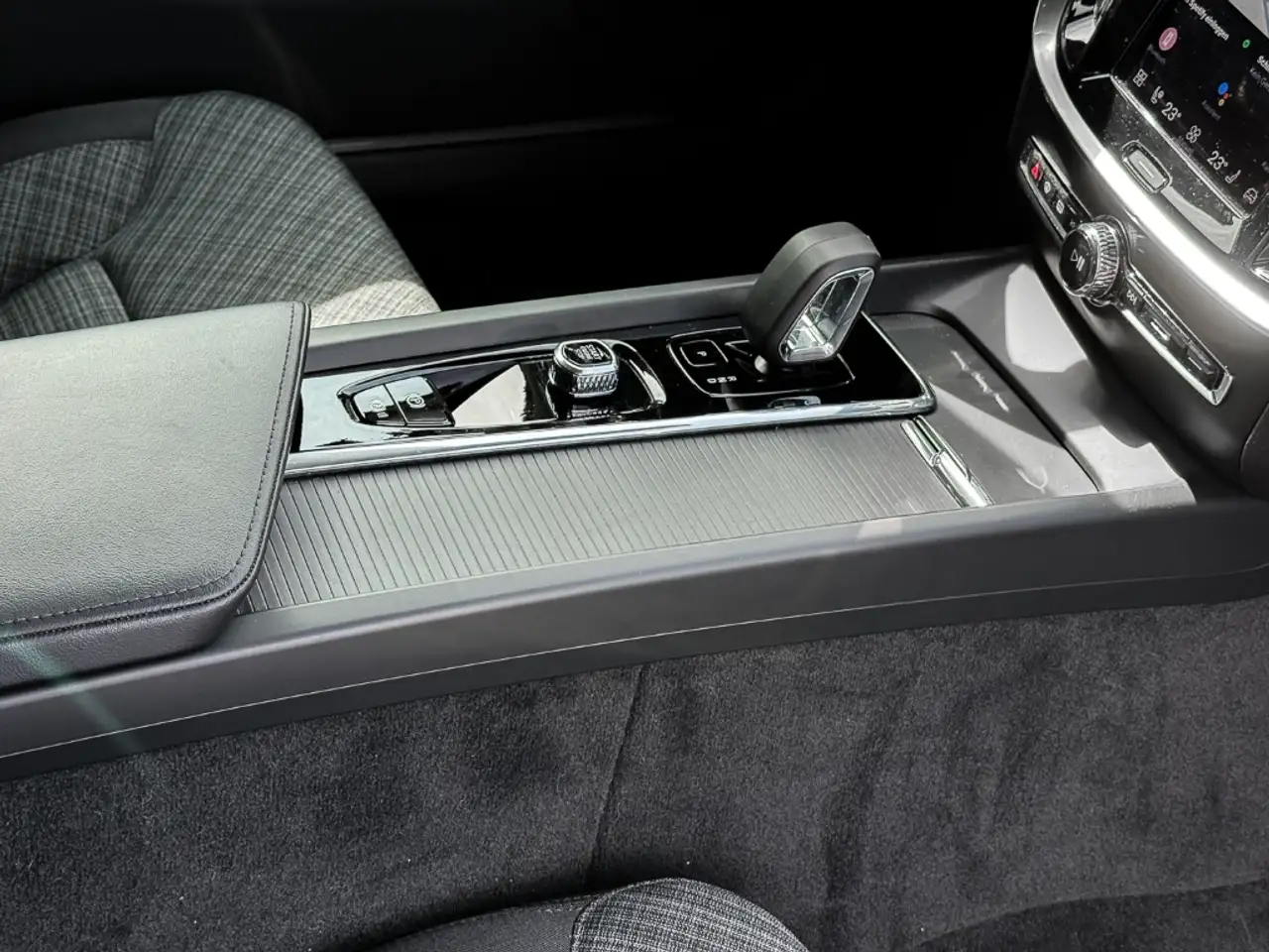 Volvo V60 Kombi Core B4 Benzin EU6d AHK Digitales Cockpit So — معرض صور السيارة 7