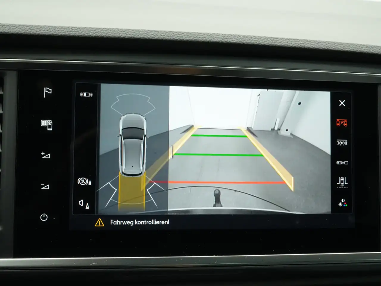 SEAT Ateca Style DSG CARPLAY AHK ACC KAM NAVI SHZ — Vehicle gallery 8