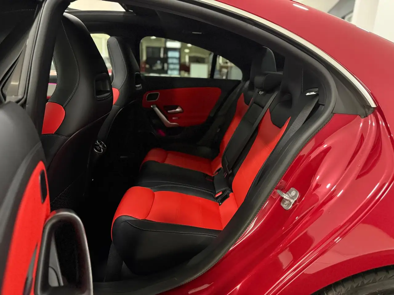 Mercedes-Benz CLA 250 COUPE 4M AMG ADV. *PANO*KAM*DIST*BURM* — Galería del vehículo 21