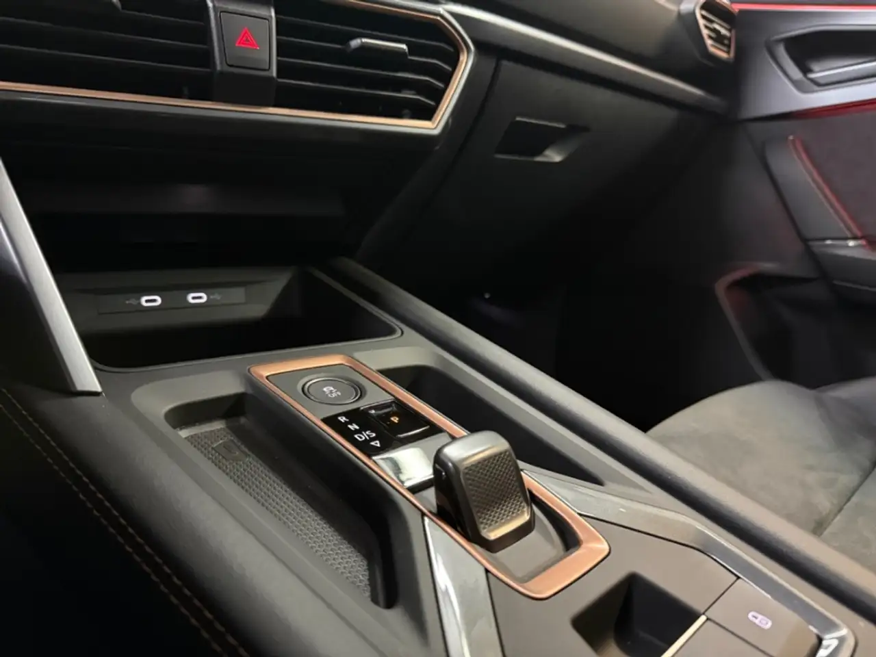CUPRA Leon ST AUTOMATIK NAV LED PANODACH DIG-DISPLAY KAMERA A — Vehicle gallery 18