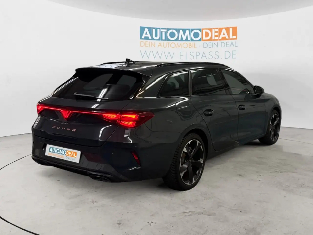 CUPRA Leon ST AUTOMATIK NAV LED PANODACH DIG-DISPLAY KAMERA A — Vehicle gallery 5