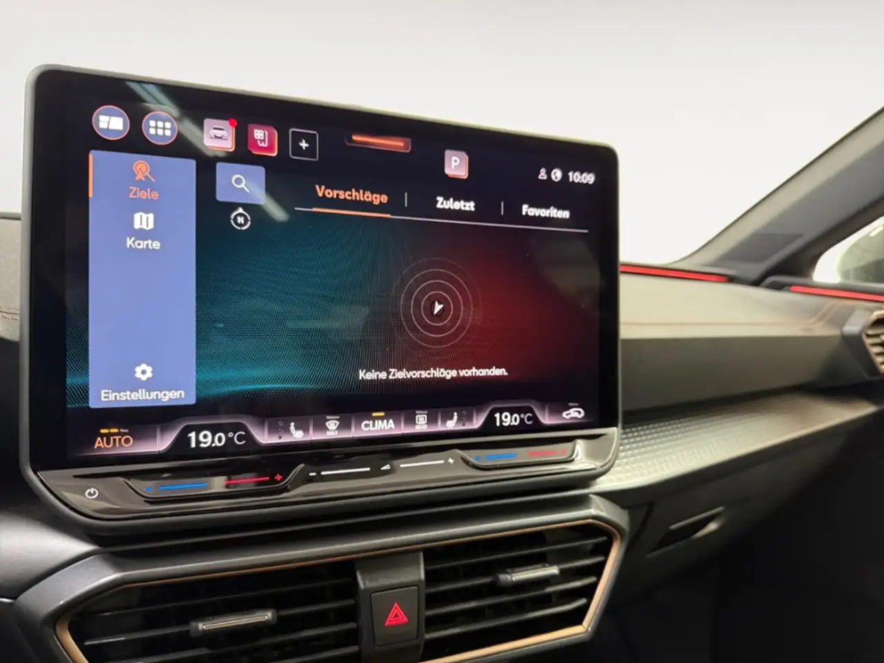 CUPRA Leon ST AUTOMATIK NAV LED PANODACH DIG-DISPLAY KAMERA A — Vehicle gallery 10