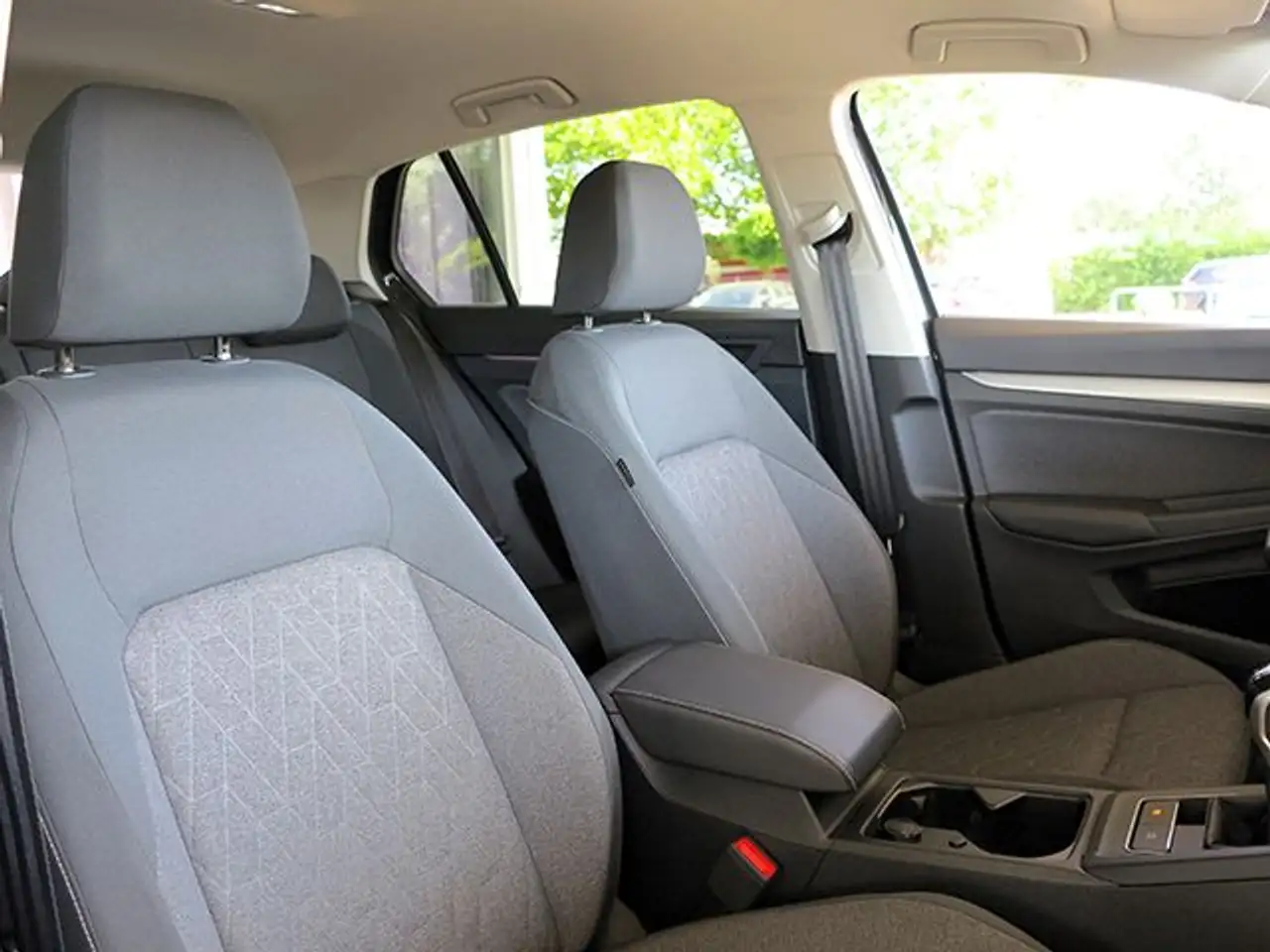 Volkswagen Golf VIII Lim. Move| Kamera | AndroidA | Winterp — معرض صور السيارة 15