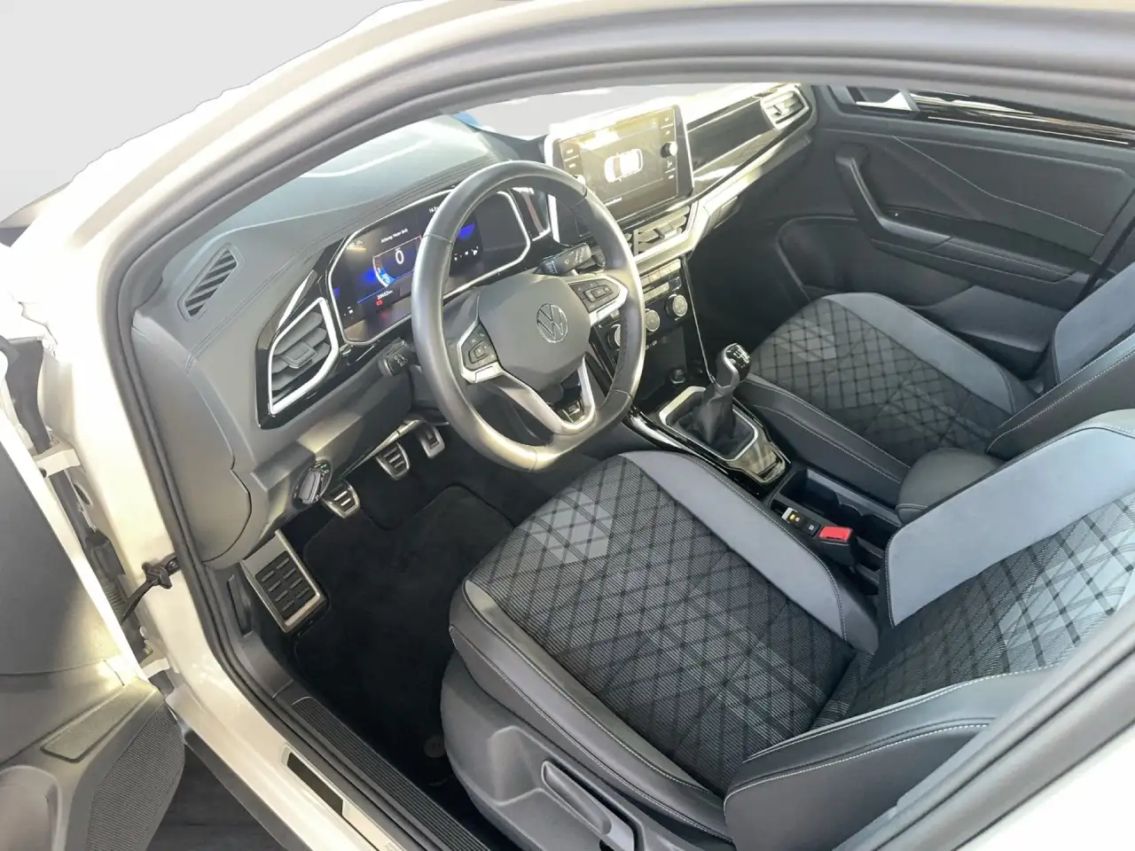 Volkswagen T-Roc 1.0 TSI R-LINE + LED PLUS + SPORT FAHRWERK Klima — Galería del vehículo 10