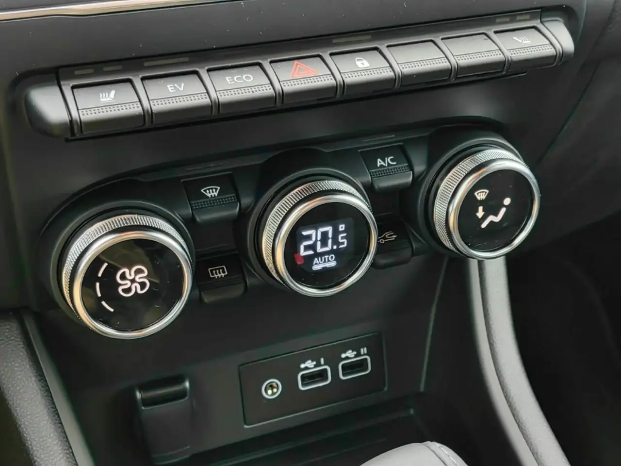 Mitsubishi ASX 1,6 Hybrid PLUS Kamera Sitzh Lenkradheiz Bi-LED PD — Galería del vehículo 11