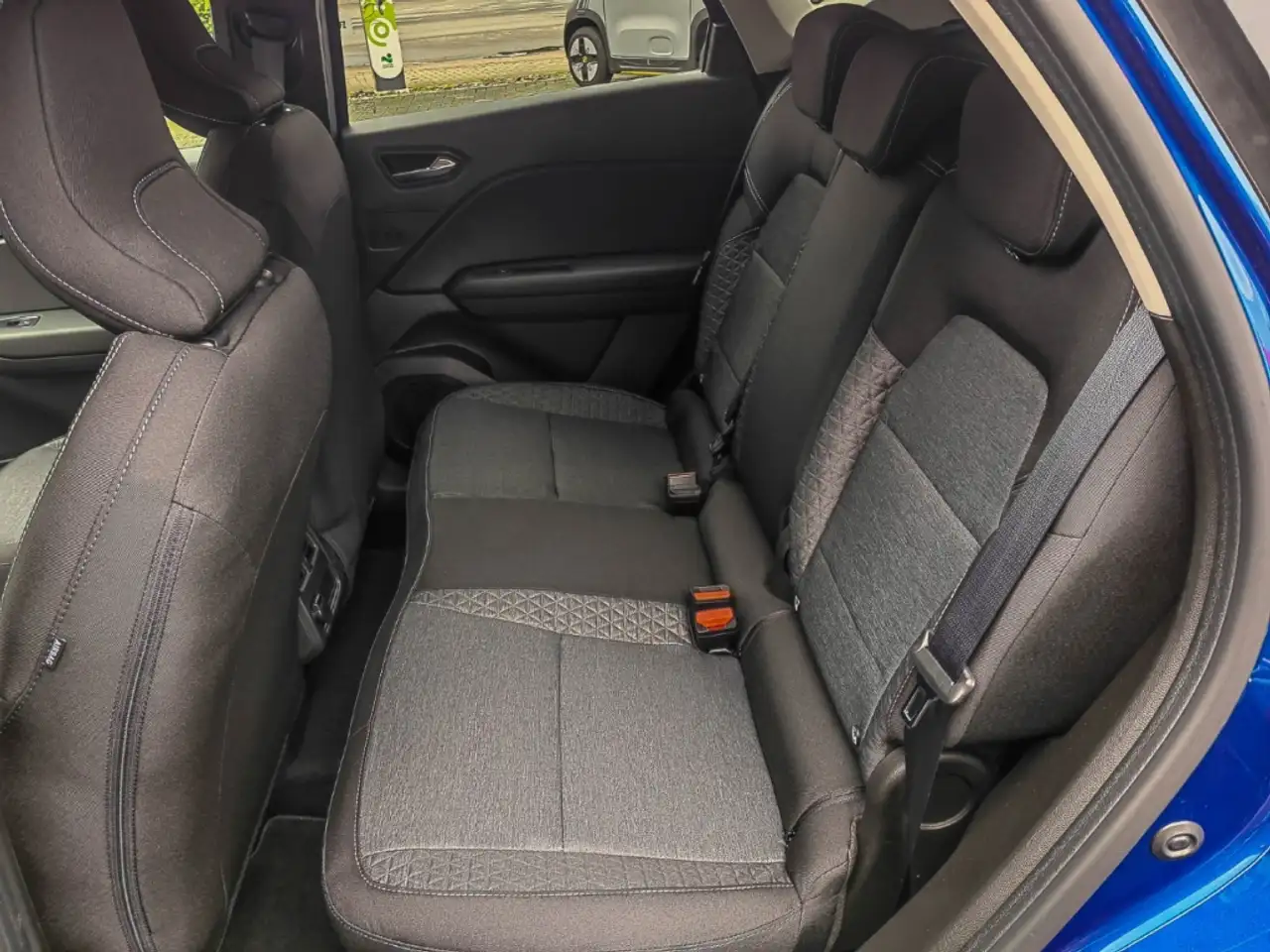 Mitsubishi ASX 1,6 Hybrid PLUS Kamera Sitzh Lenkradheiz Bi-LED PD — Galería del vehículo 16