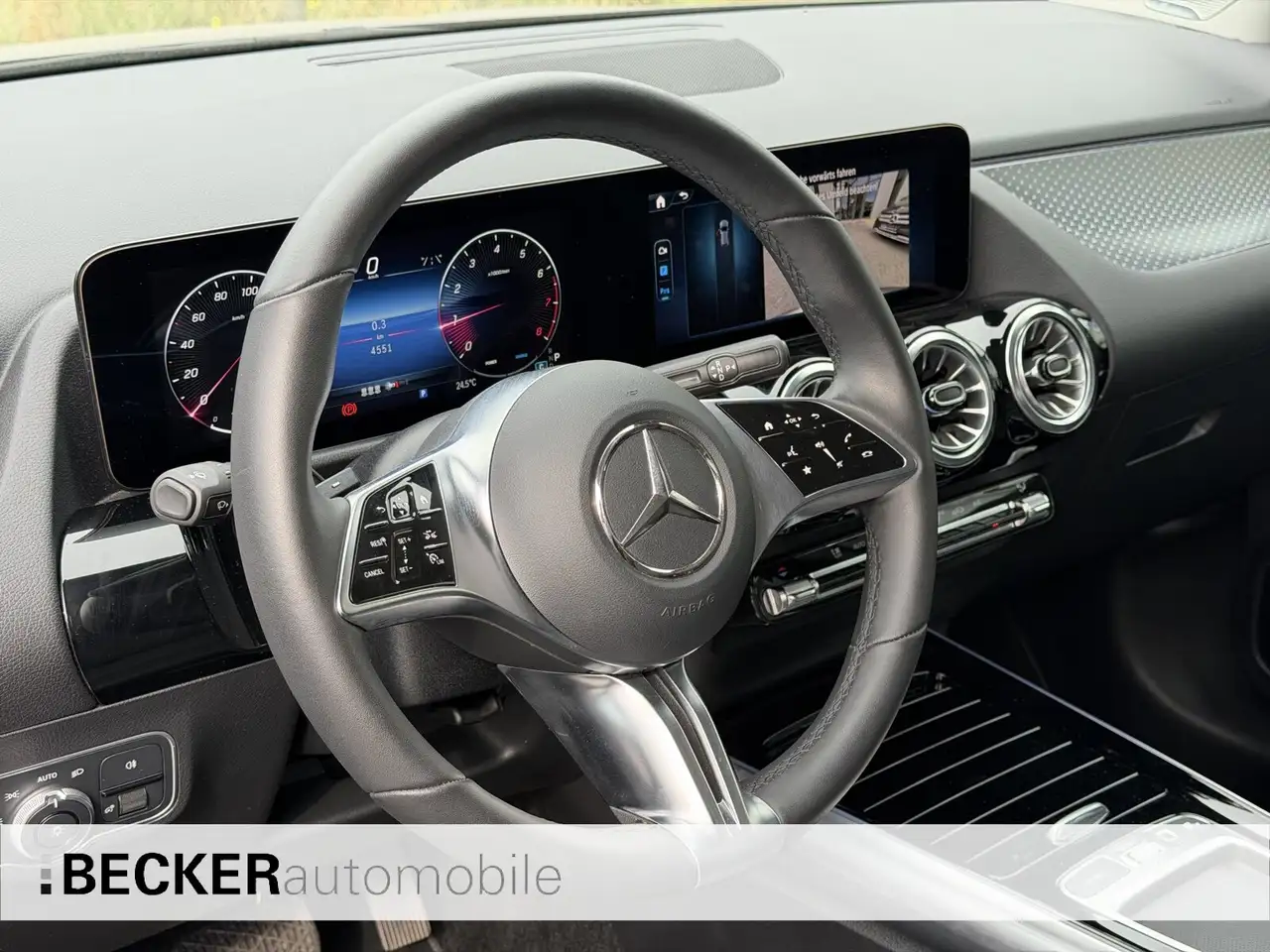 Mercedes-Benz GLA 200 GLA 200 PROGRESSIVE KAMERA BURMESTER KEYLESS GO — Galerie du véhicule 16