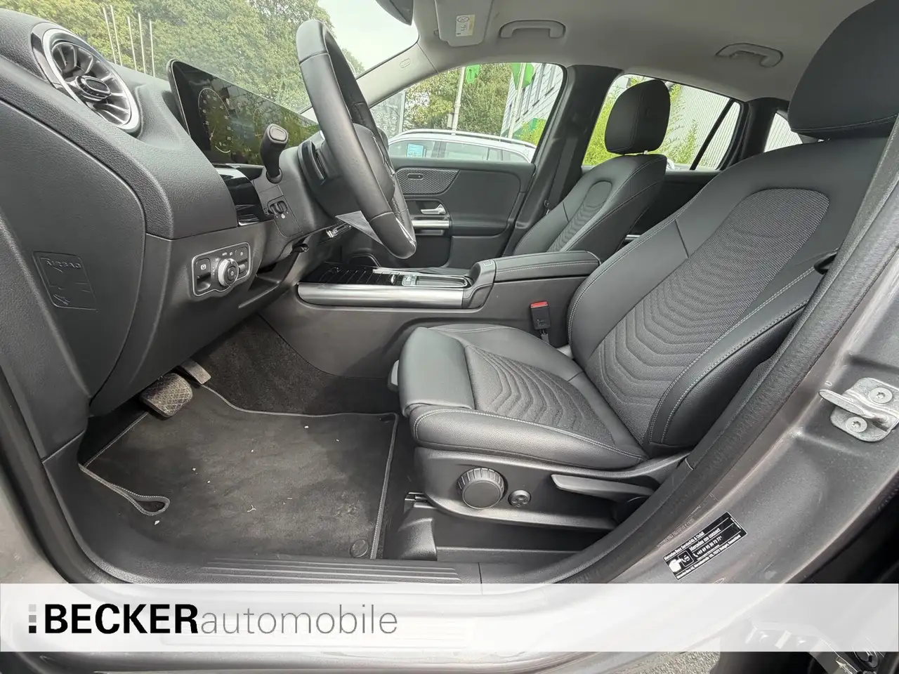 Mercedes-Benz GLA 200 GLA 200 PROGRESSIVE KAMERA BURMESTER KEYLESS GO — Galerie du véhicule 17