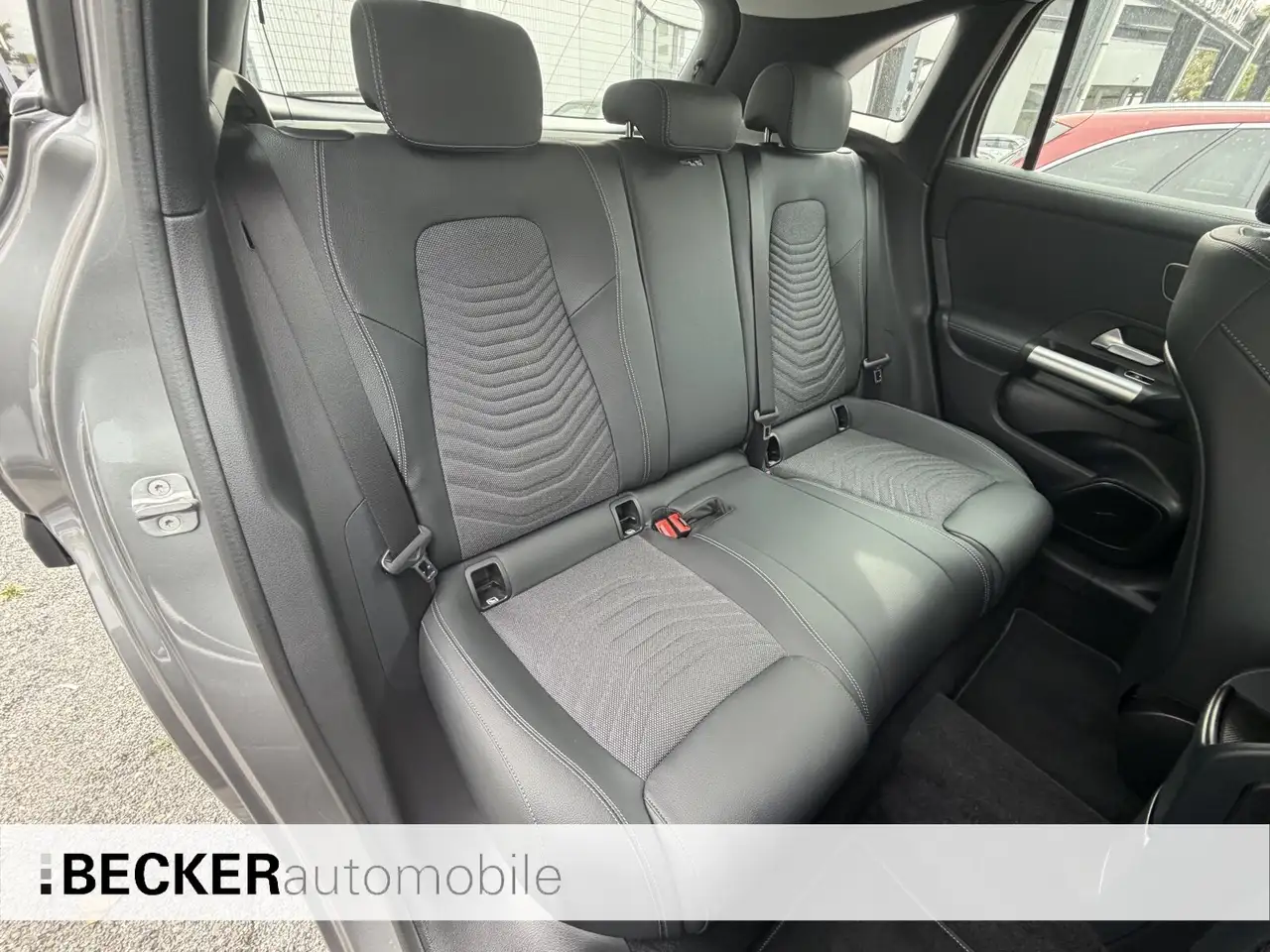 Mercedes-Benz GLA 200 GLA 200 PROGRESSIVE KAMERA BURMESTER KEYLESS GO — Galerie du véhicule 13