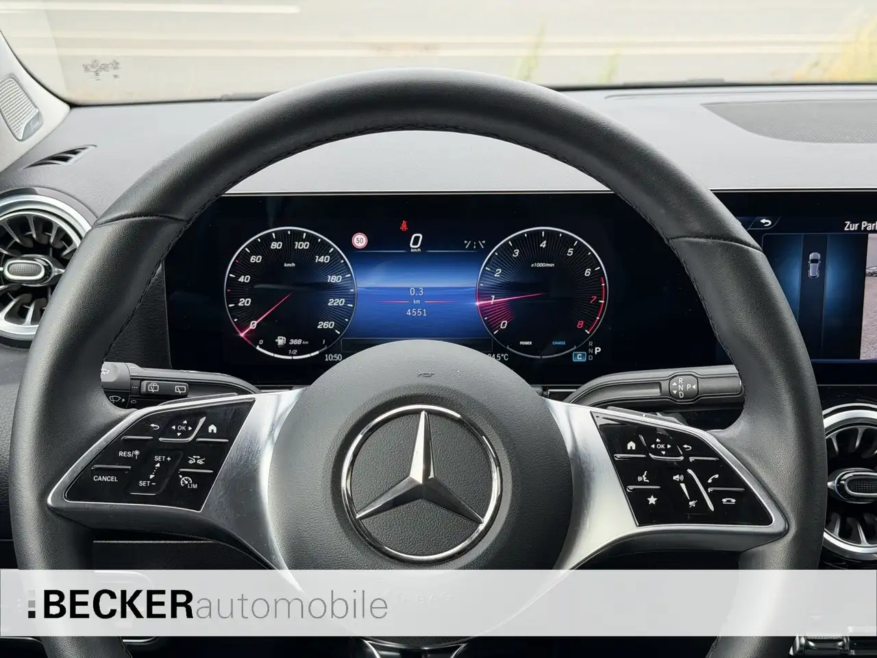 Mercedes-Benz GLA 200 GLA 200 PROGRESSIVE KAMERA BURMESTER KEYLESS GO — Galerie du véhicule 19