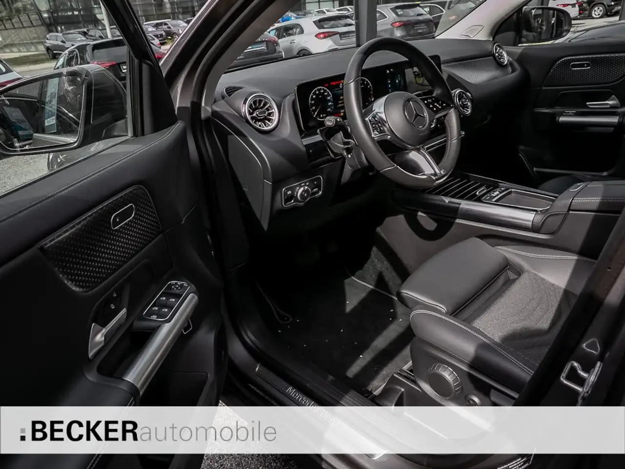 Mercedes-Benz GLA 200 GLA 200 PROGRESSIVE KAMERA BURMESTER KEYLESS GO — Galerie du véhicule 10