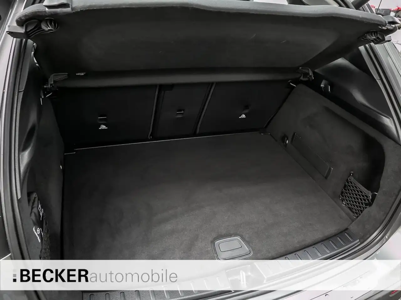 Mercedes-Benz GLA 200 GLA 200 PROGRESSIVE KAMERA BURMESTER KEYLESS GO — Galerie du véhicule 11