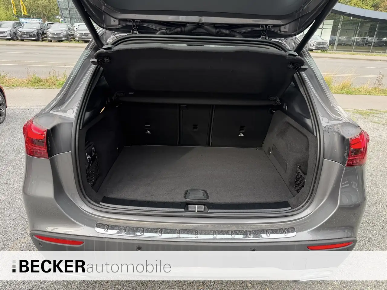 Mercedes-Benz GLA 200 GLA 200 PROGRESSIVE KAMERA BURMESTER KEYLESS GO — Galerie du véhicule 14