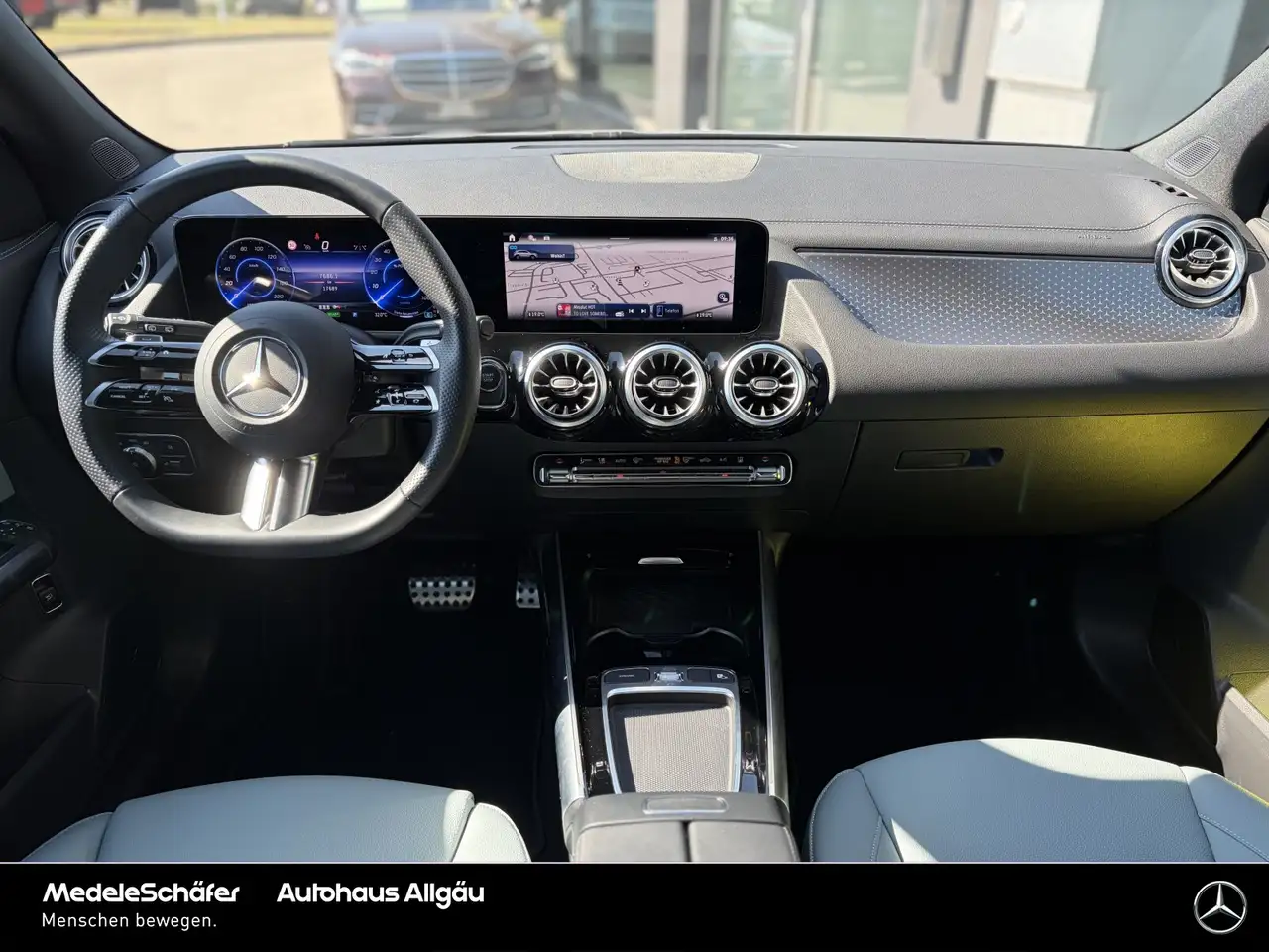 Mercedes-Benz EQA 350 EQA 350 4M AMG Night KeylGo Sound 360° 19" Sport — معرض صور السيارة 6