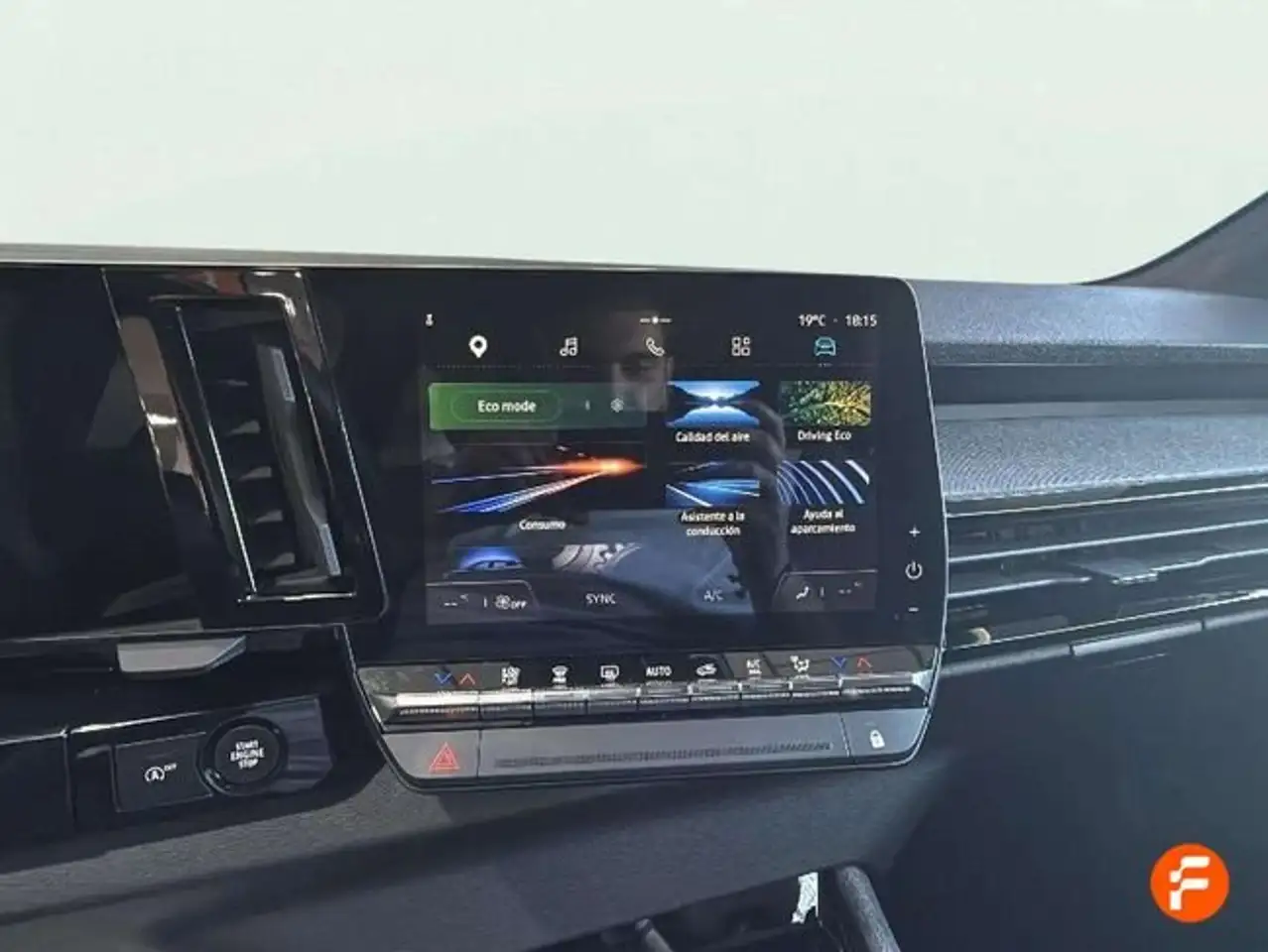 Renault Austral Evolution Mild Hybrid 103kW (140CV) — Vehicle gallery 11