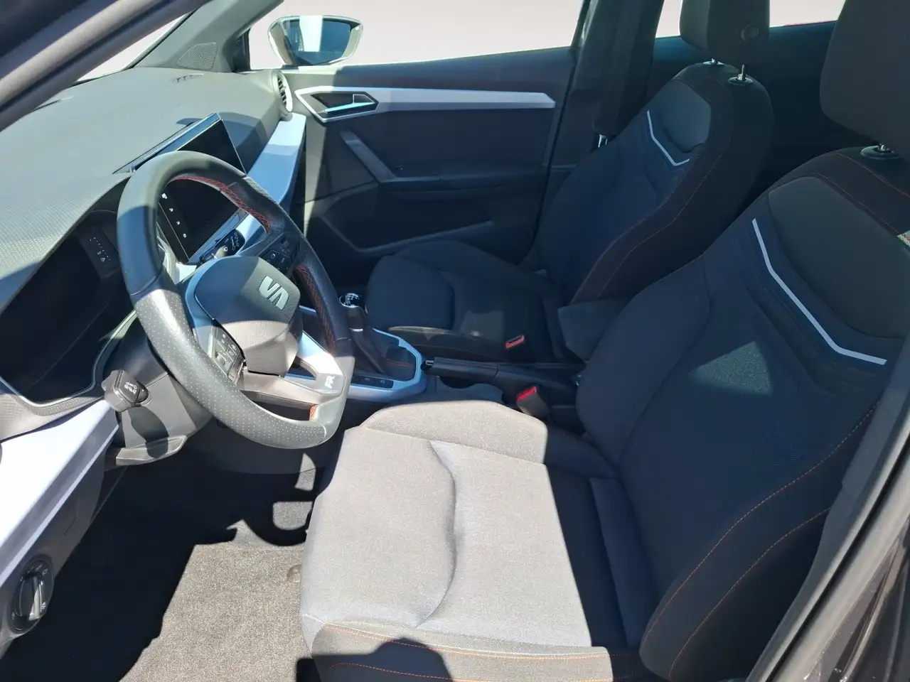 SEAT Arona FR 1,0 TSI RFK ACC LED Kessy SHZ Climatr. — Galería del vehículo 7