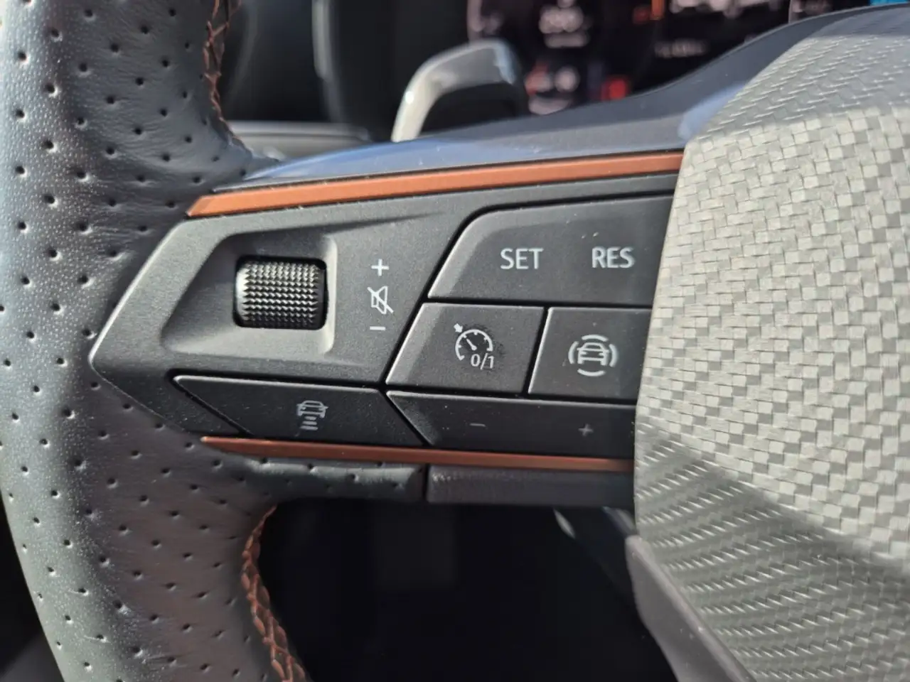 CUPRA Formentor 1.5 TSI DSG AHK BEATS BLIS Cam SHZ FullLink — معرض صور السيارة 21