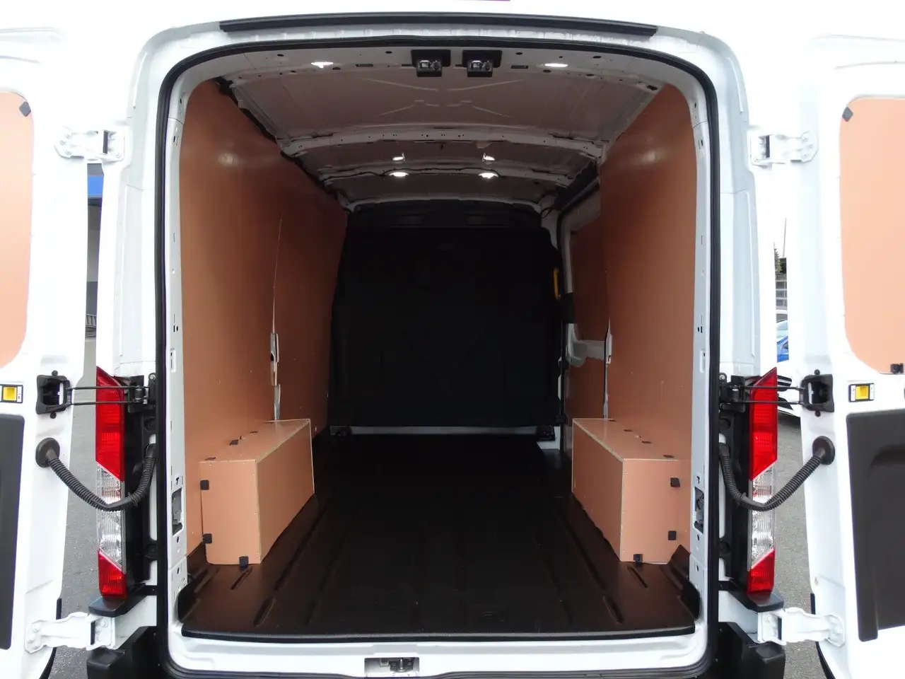 Ford Transit E-Transit 3,5t*L2/H2*Navi*SHZ*StHz*99,5%Batterie — معرض صور السيارة 19