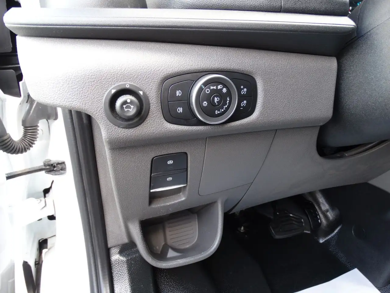Ford Transit E-Transit 3,5t*L2/H2*Navi*SHZ*StHz*99,5%Batterie — معرض صور السيارة 16
