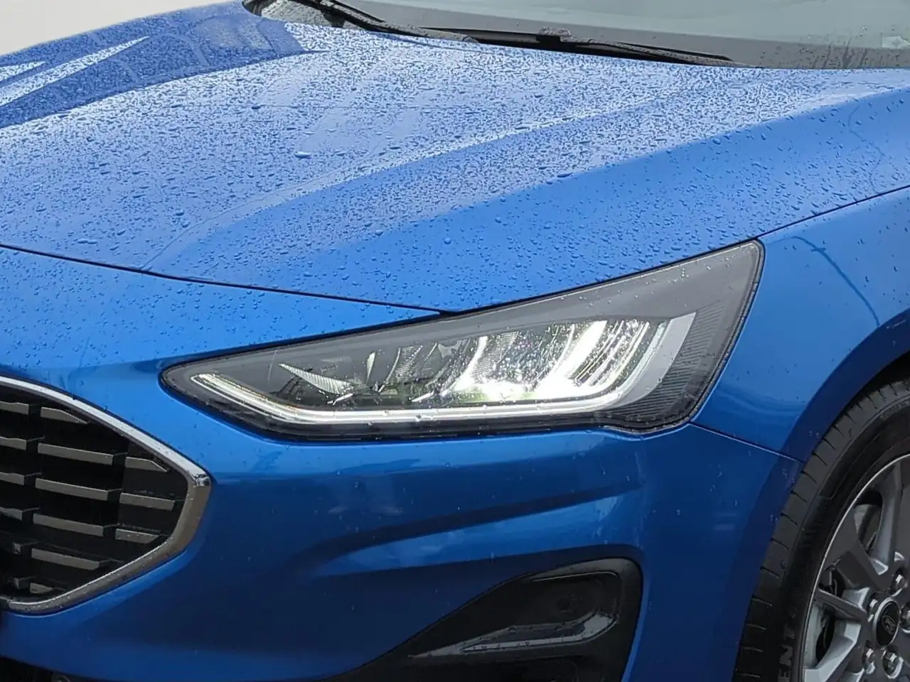 Ford Focus Titanium 1.0L / Fahrassistenz-System / LED — Galería del vehículo 5