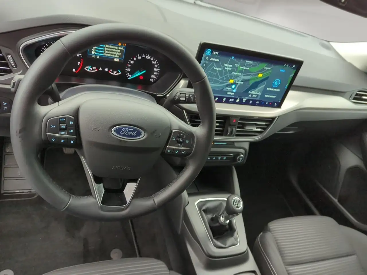 Ford Focus Titanium 1.0L / Fahrassistenz-System / LED — Galería del vehículo 10