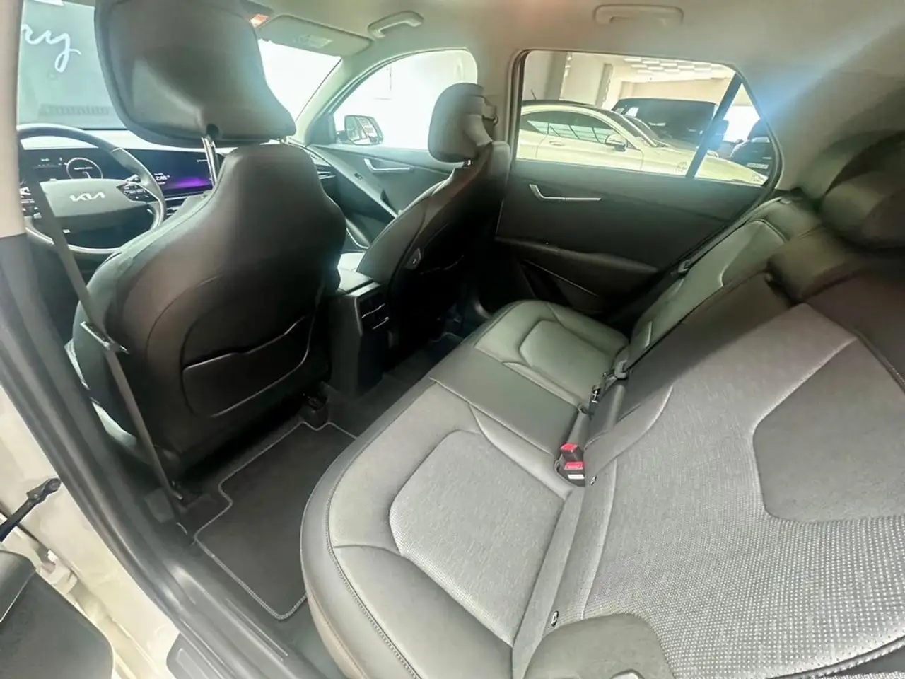 Kia Niro 1.6 HEV Emotion — معرض صور السيارة 10
